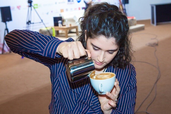 Interview Adeline Kespi Demonstration Latte Art